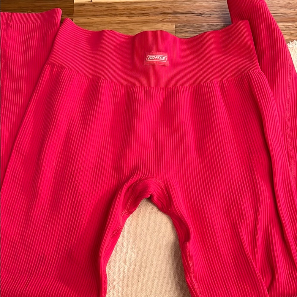 Womens bright pink leggings